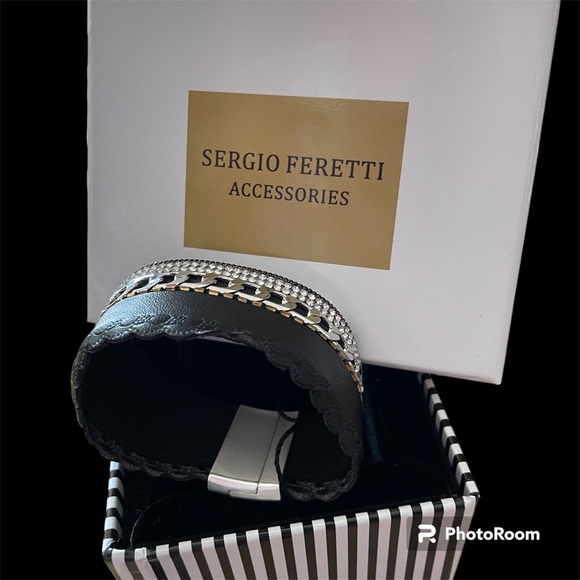 Jewelry by Sergio Feretti - Picture 3 of 4
